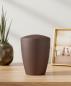 Preview: Simple and modern urn in warm Siena Brown with a velvety-matt surface, ideal for neutral pet ashes – A timeless and dignified resting place.